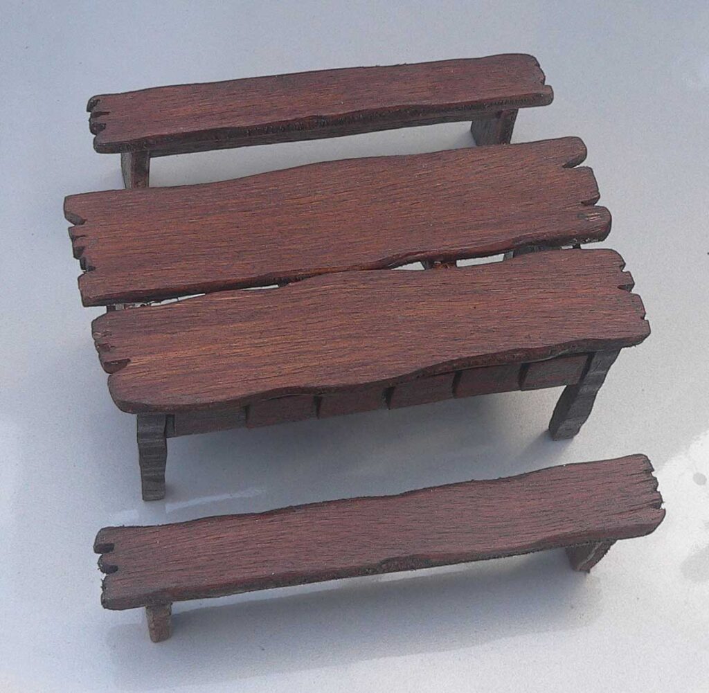 mesa com bancos enfeite